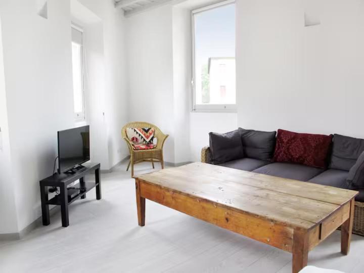 Spacious, Modern, Bright Apartment, Near Piazza Navona! Apartment