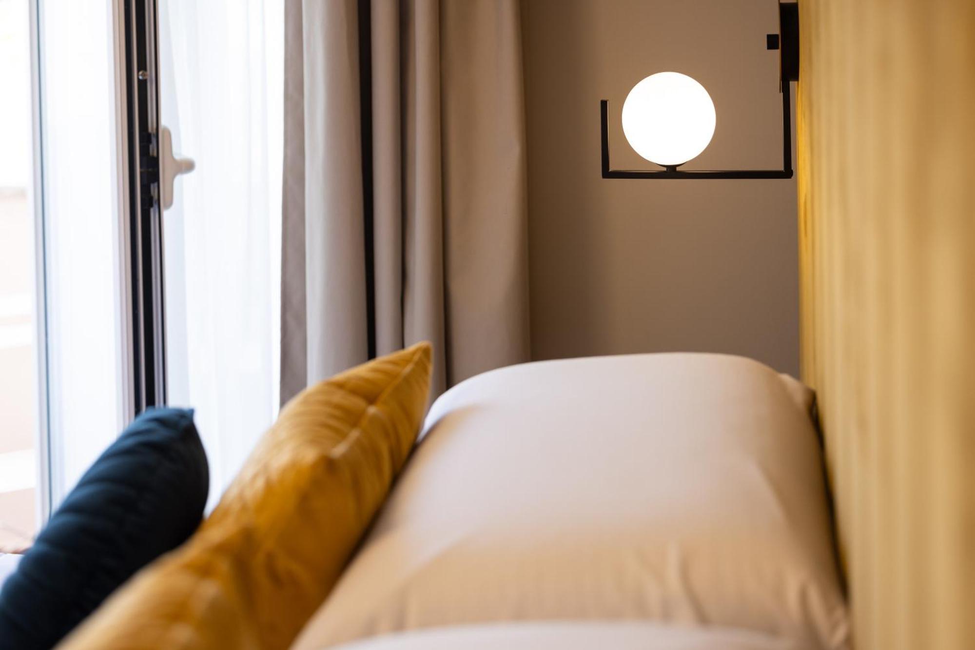 Mavi Luxury Roma