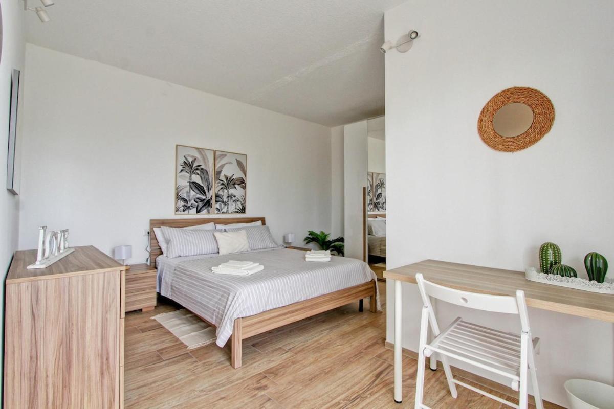 Apartment Eur Torrino Apartment, Vicino La Stazione Metro Tor Di Valle *