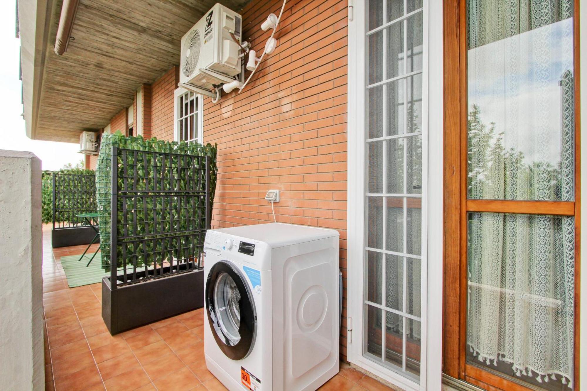 Eur Torrino Apartment, Vicino La Stazione Metro Tor Di Valle Apartment Rome