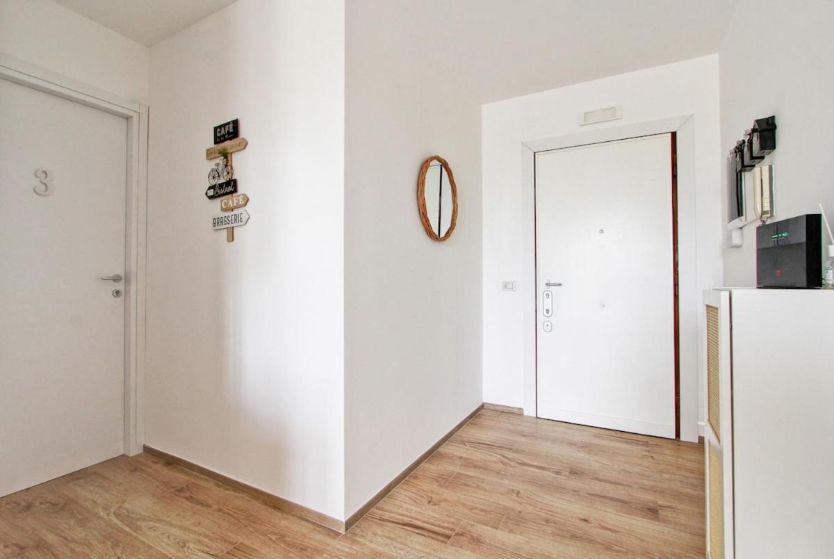 Eur Torrino Apartment, Vicino La Stazione Metro Tor Di Valle Apartment