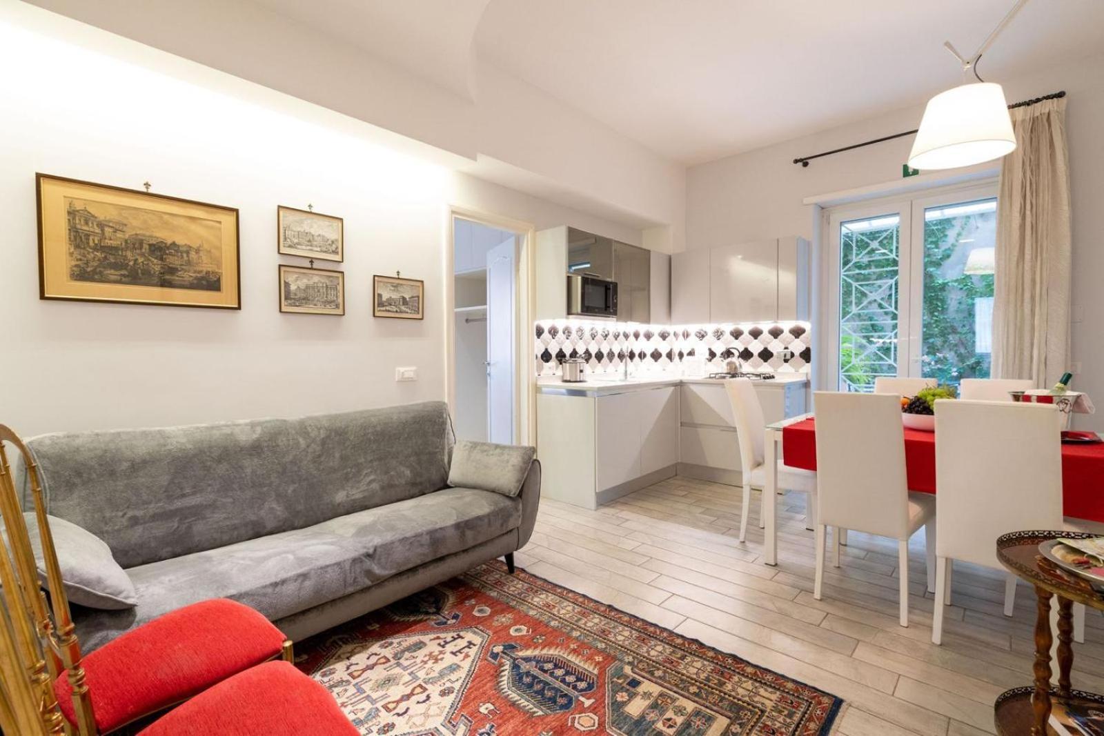 Vatican Historic Center -luxury Flat With Garden And Private Parking Apartment *
