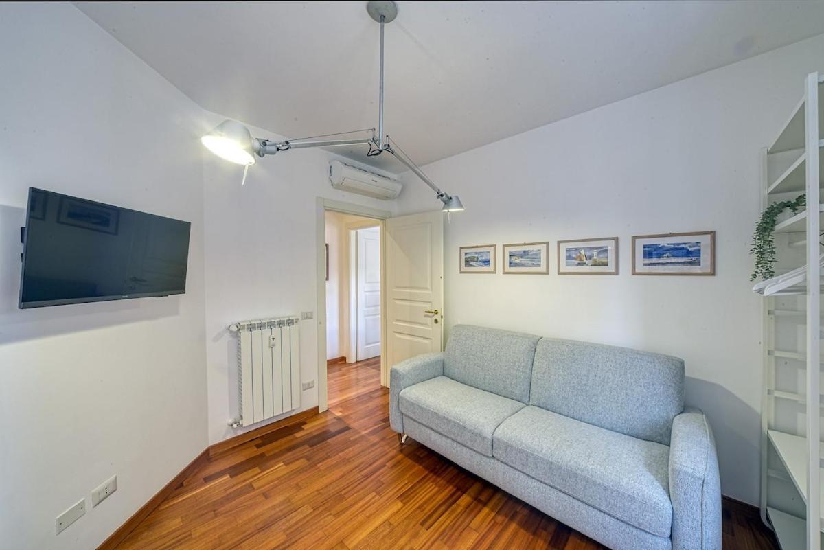 Boutique In Vatican Apartment