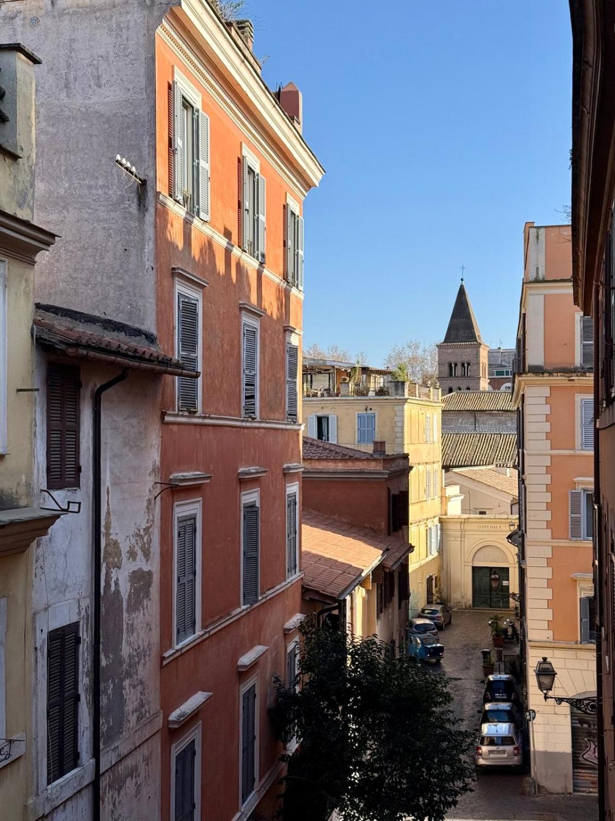 Design And Cozy In Trastevere Apartment