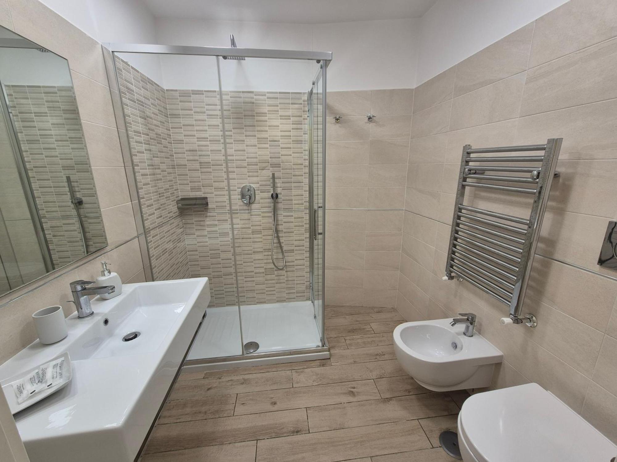 Affittacamere Residenze Serventi Longhi *