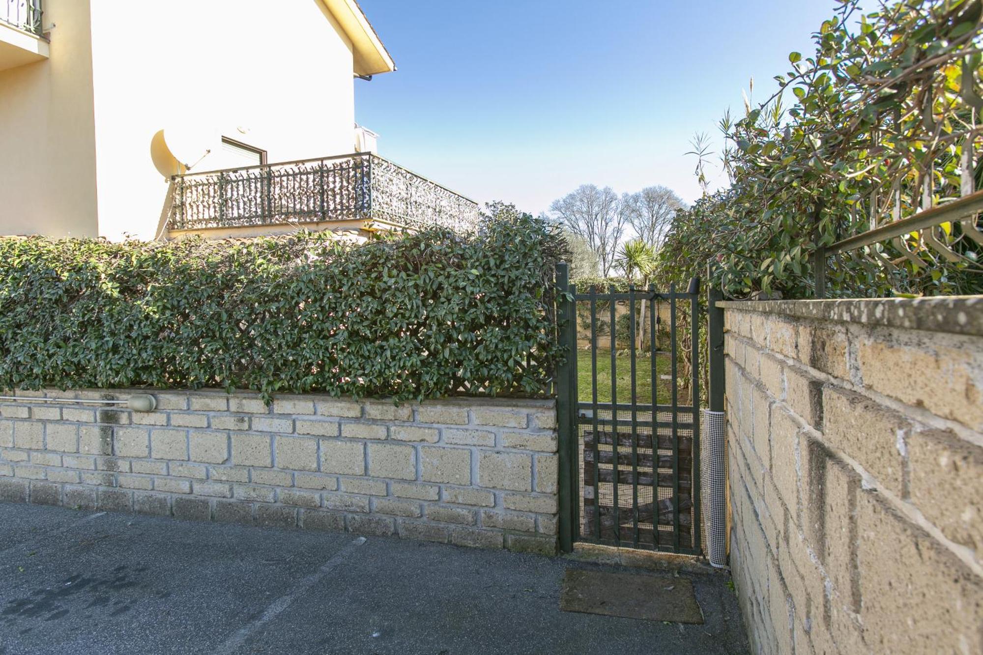Casa Moderna Con Giardino Rome