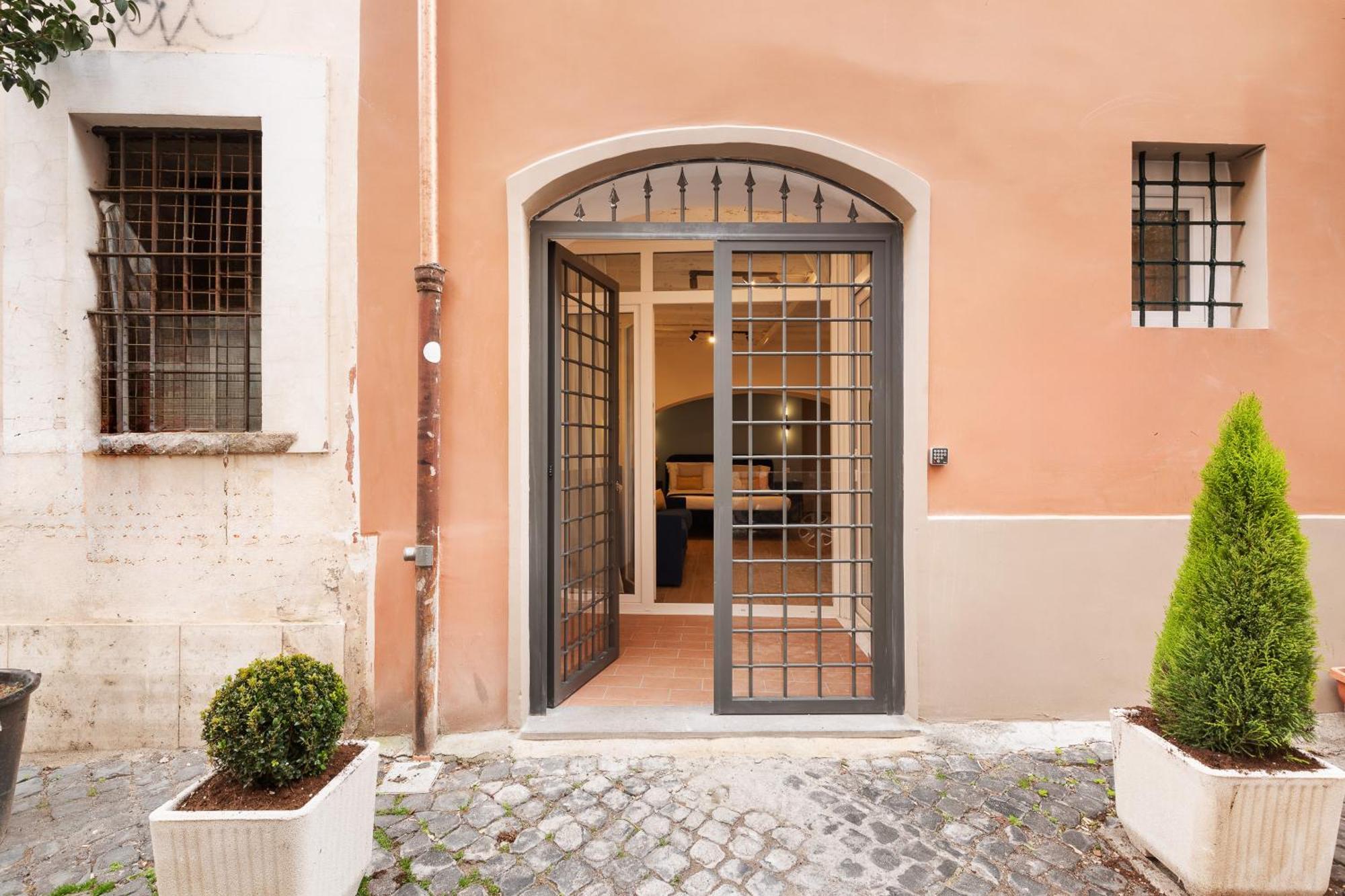 Leopardo Boutique In Trastevere Guest house Rome