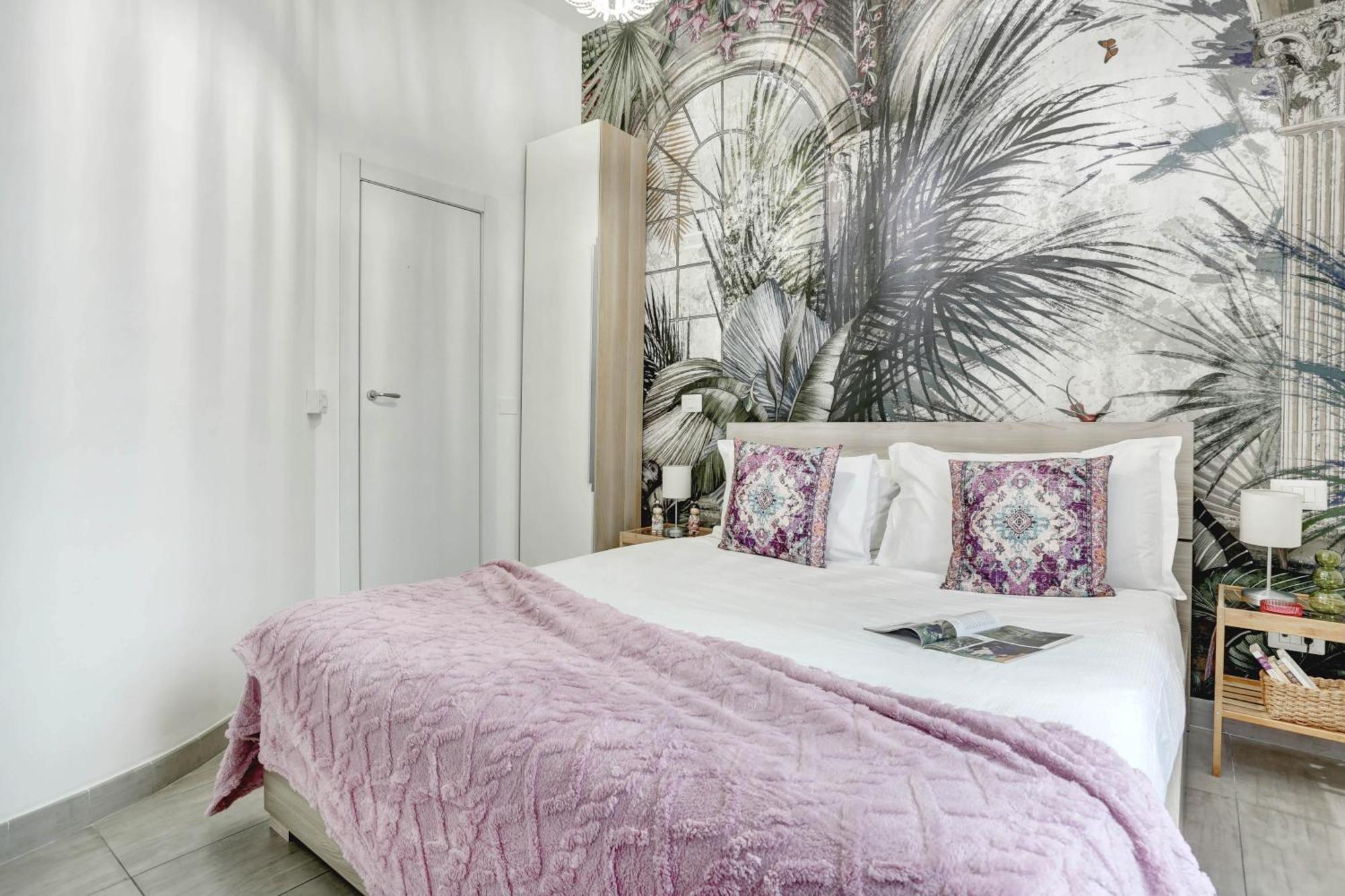 Santi Quattro Apartment&rooms - Colosseo Appartamento *