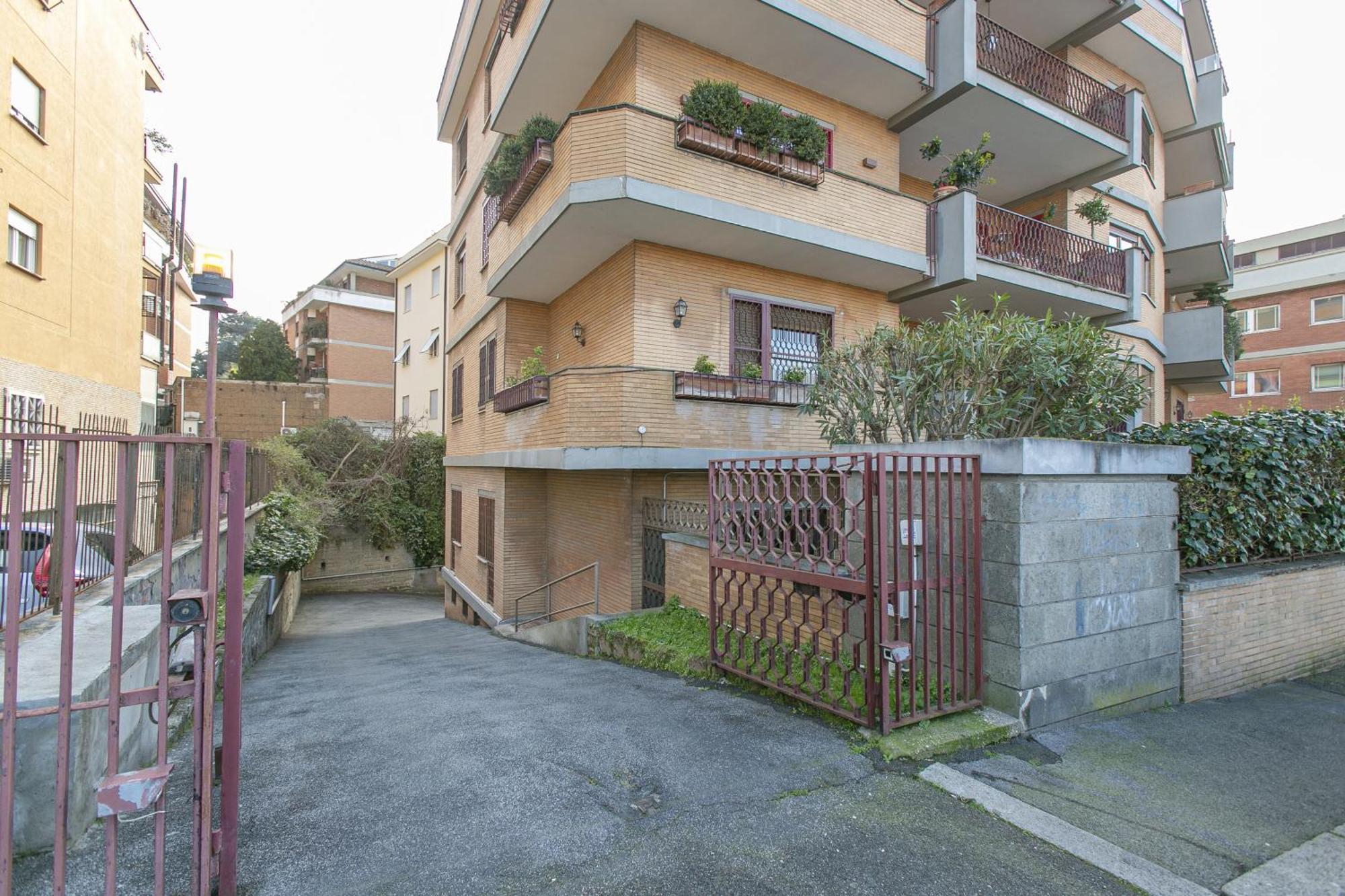 Apartment Terrazza San Pietro Vicino Metro A *