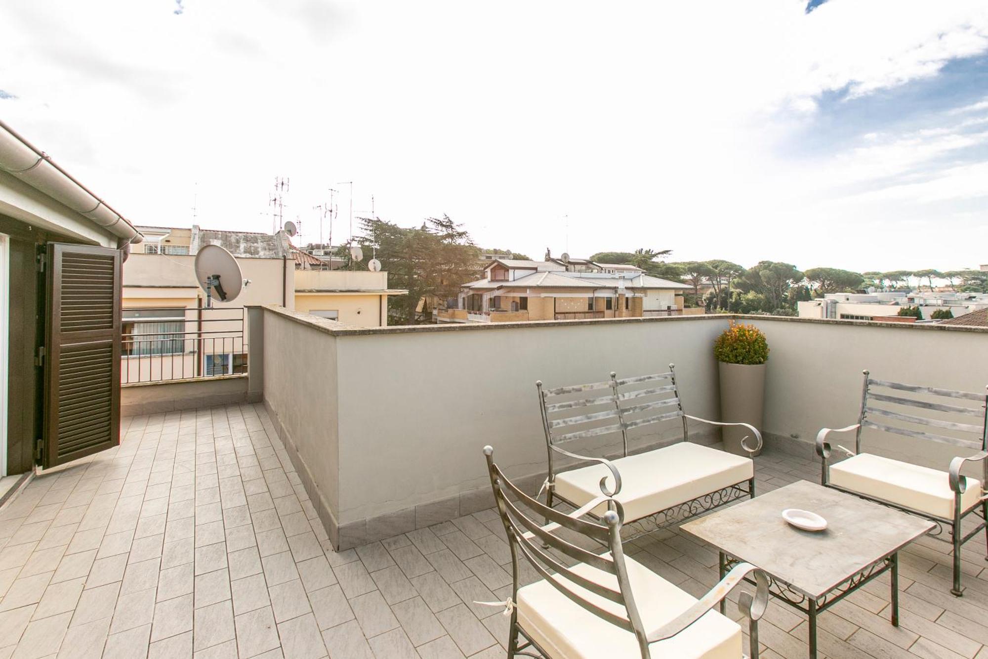 Terrazza San Pietro Vicino Metro A * Rome