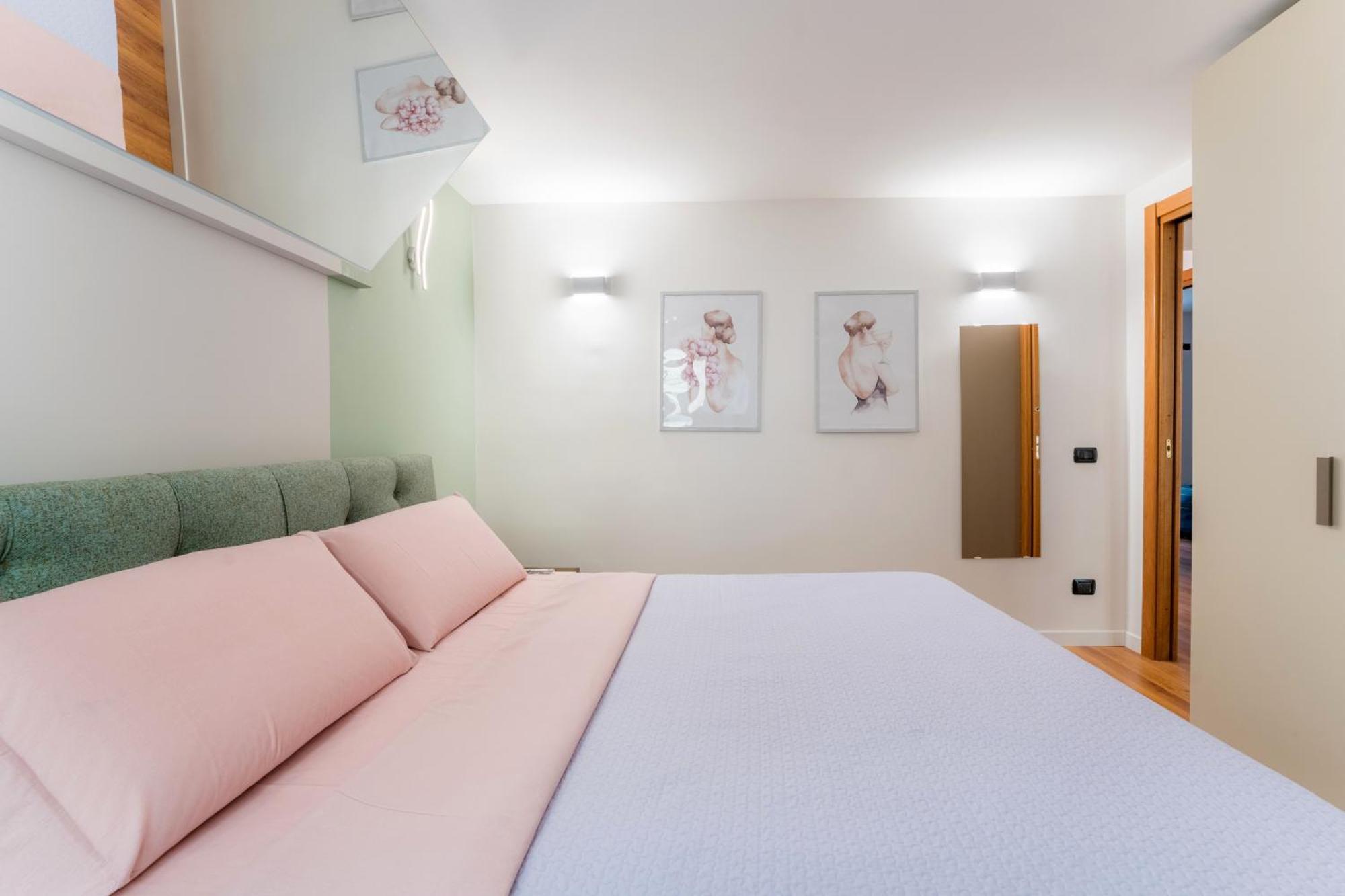 Villafranca Loft, Modern Nearby The Station Apartment *