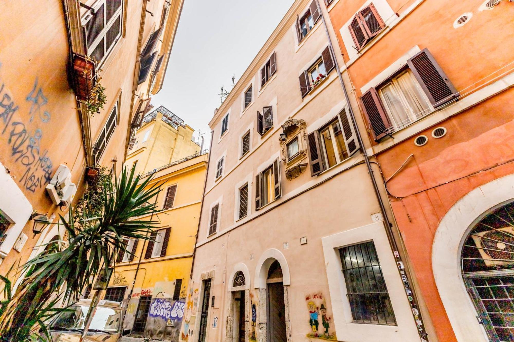 Trastevere One By Ghor *