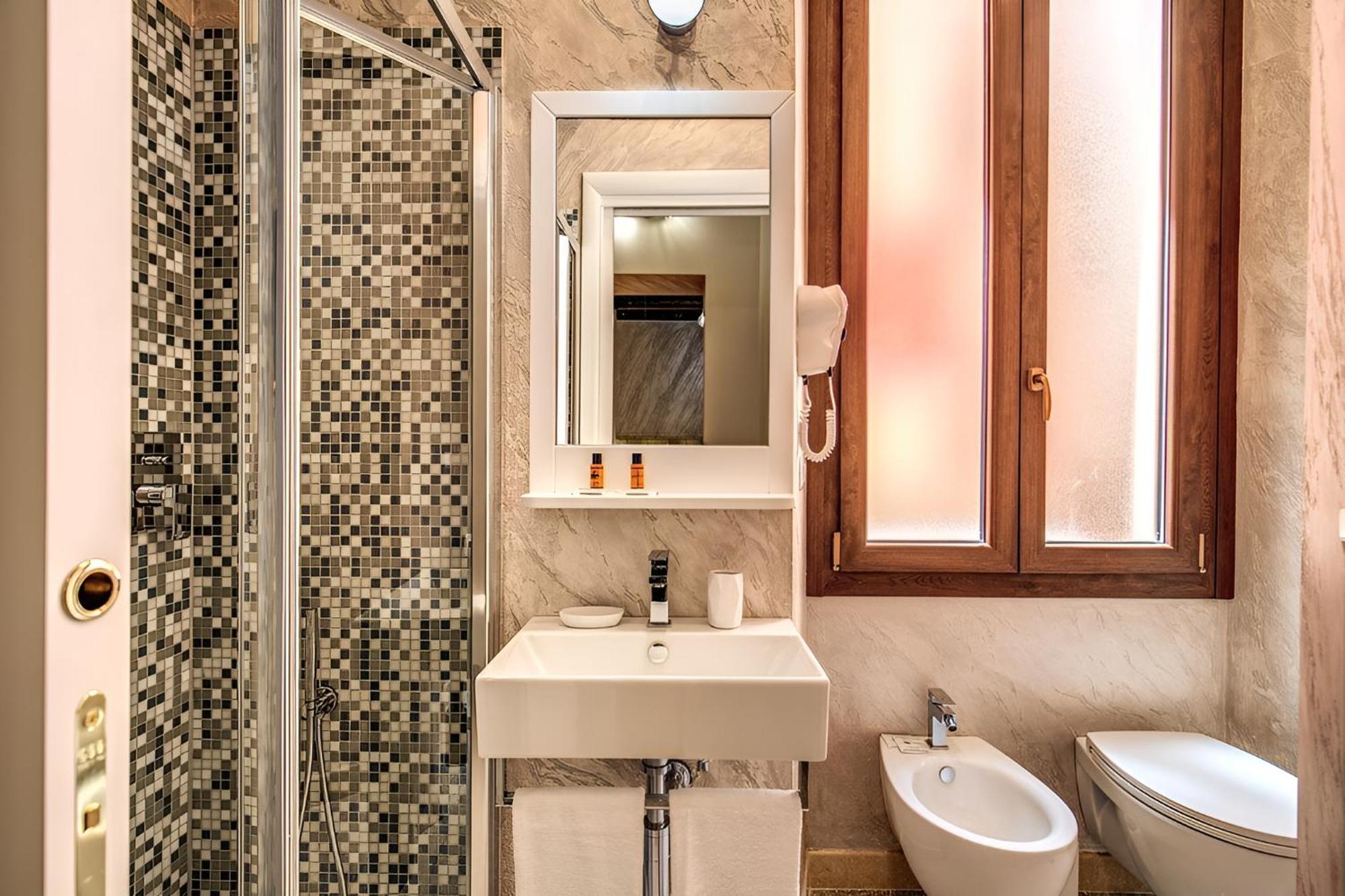 Colosseo Guest house 3*