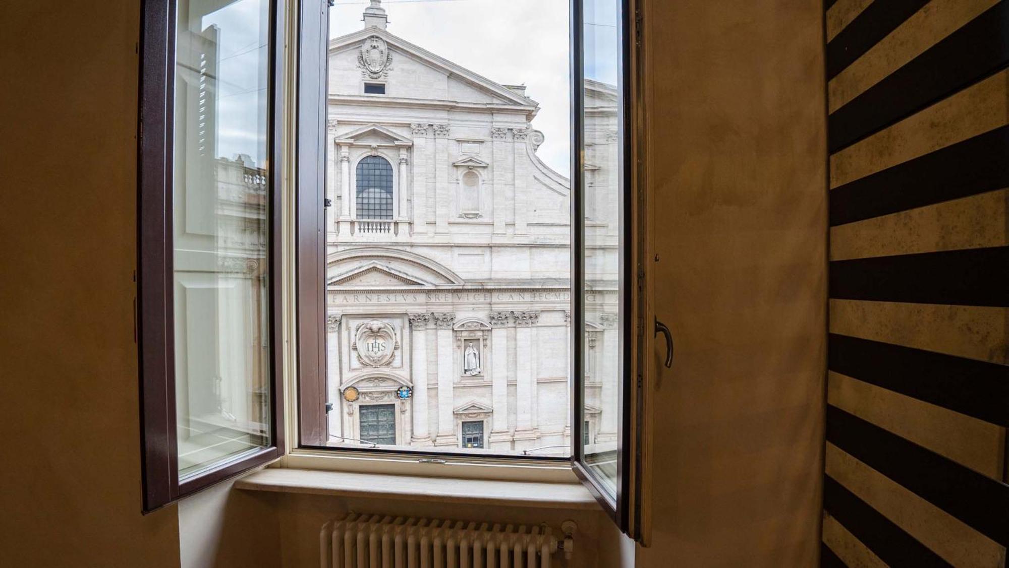 Apartment Piazza Venezia Charming With View