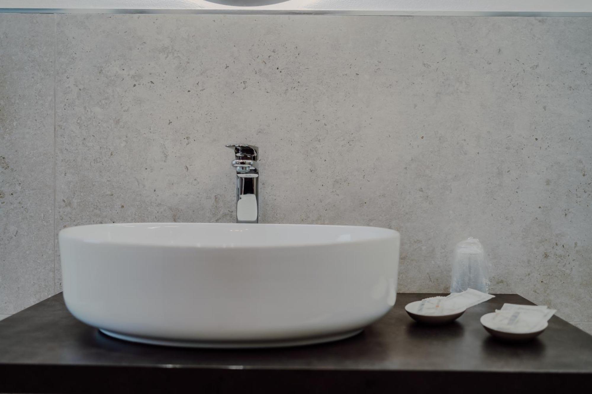 Domus Aeterna - Re Di Guest house *
