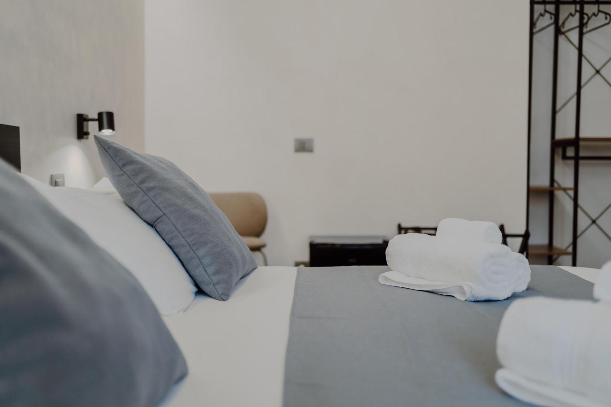 Domus Aeterna - Re Di Guest house *