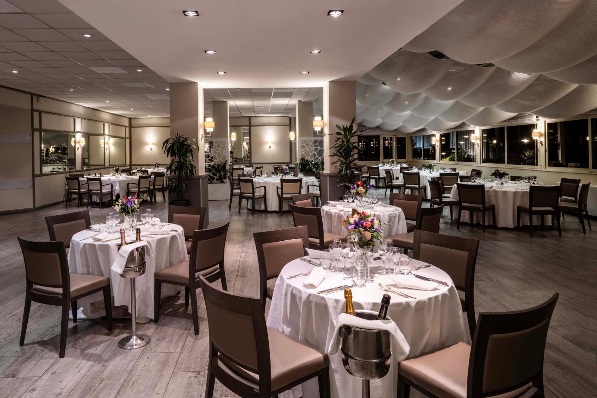 Hotel Crowne Plaza St. Peter's By Ihg 4*