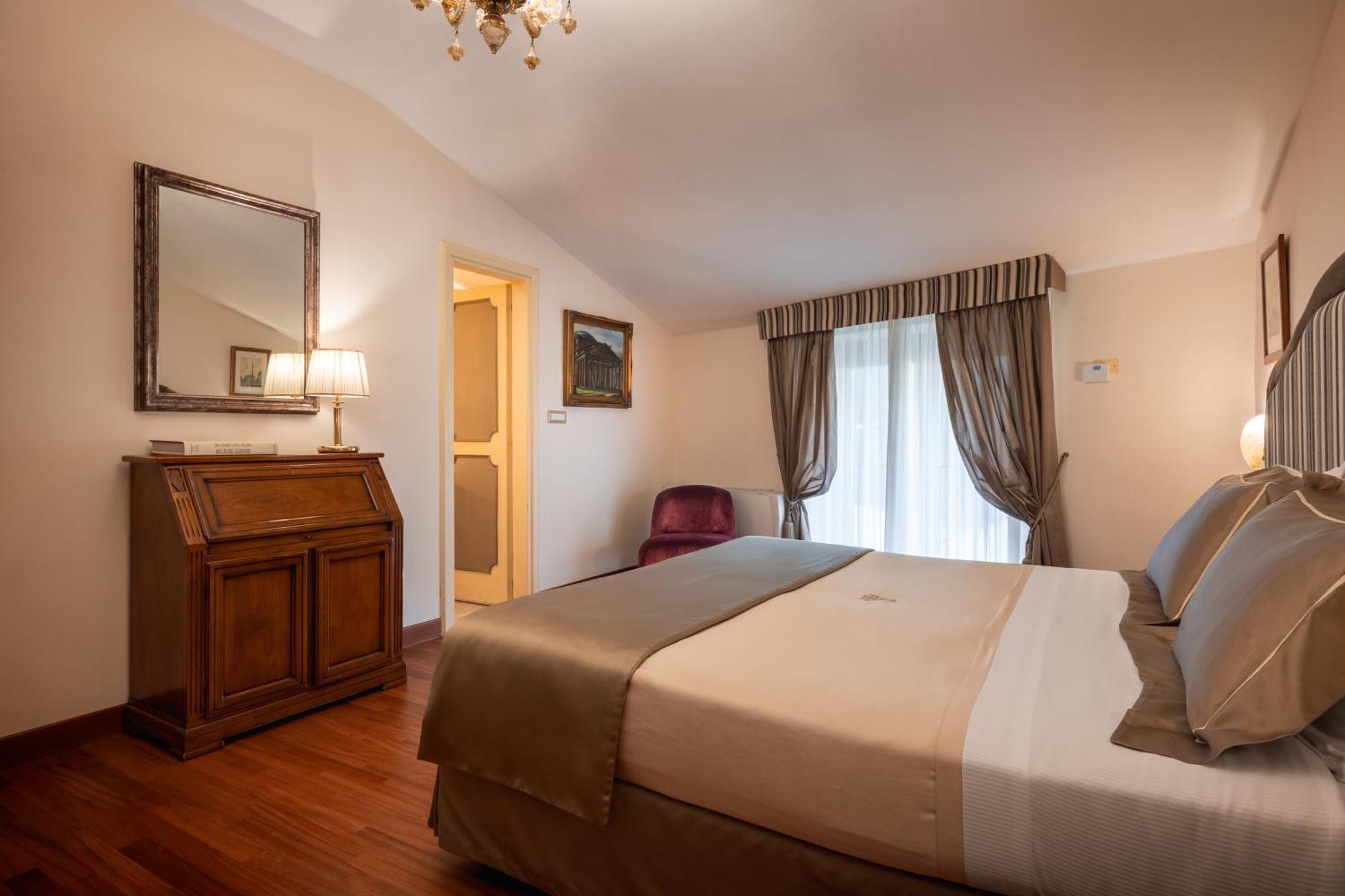 Forum Hotel 4*
