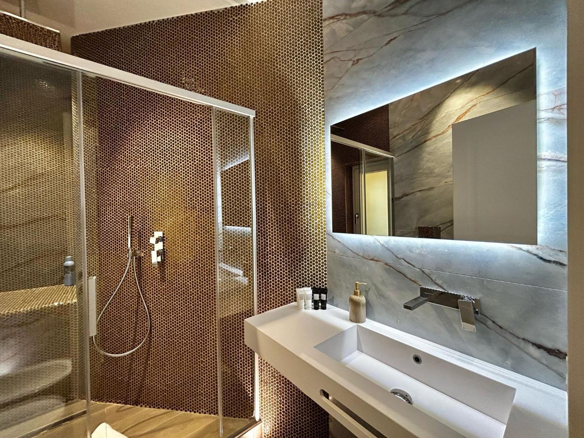 Private Luxury Fontana Di Trevi Apartment Rome