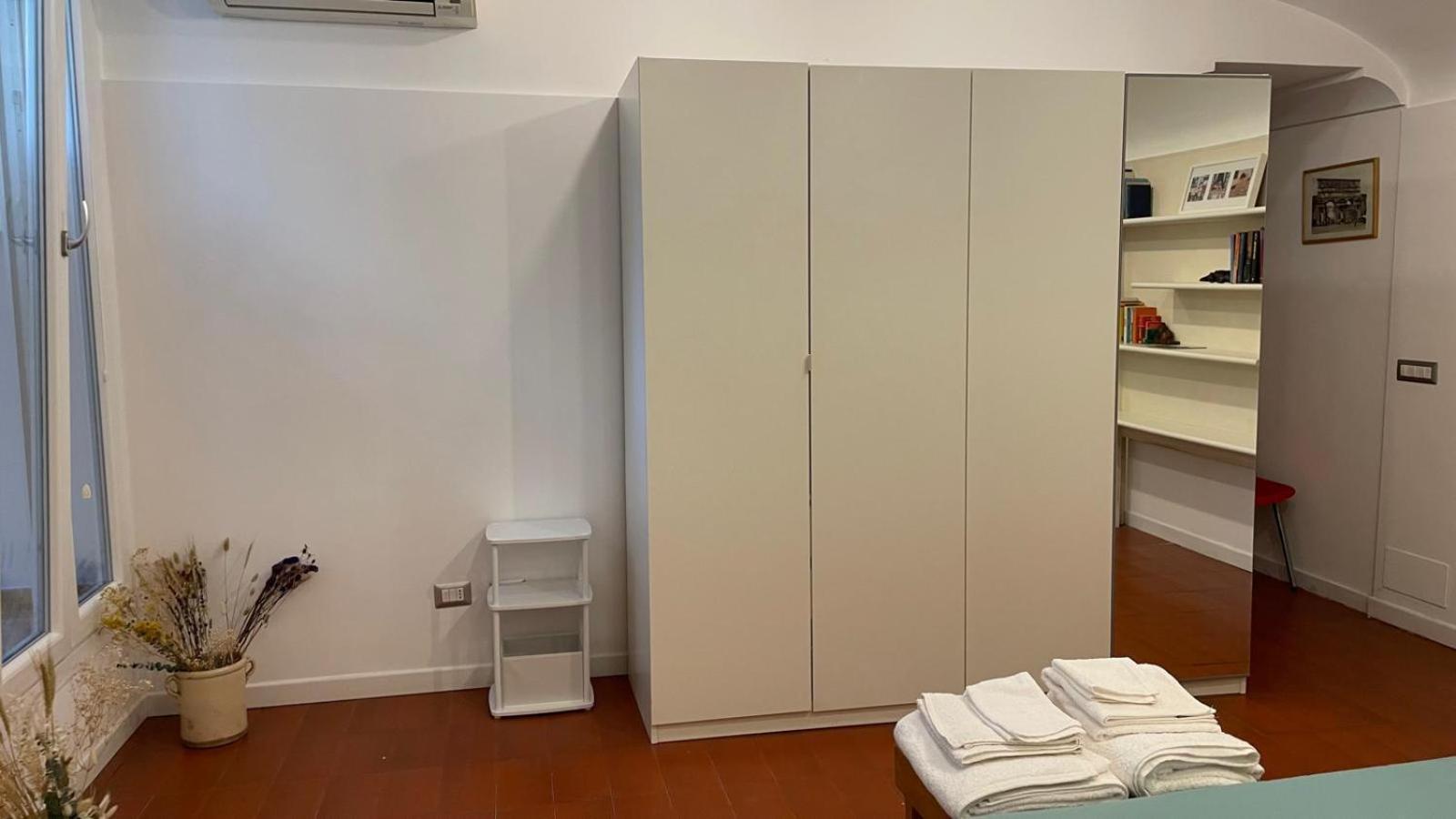 Appia Apartment