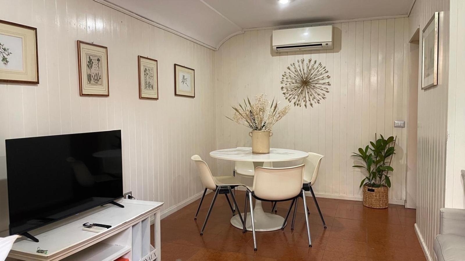 Appia Apartment *