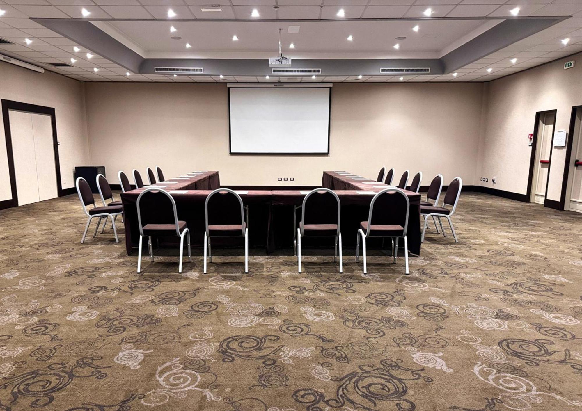 Crowne Plaza St. Peter's By Ihg 4*