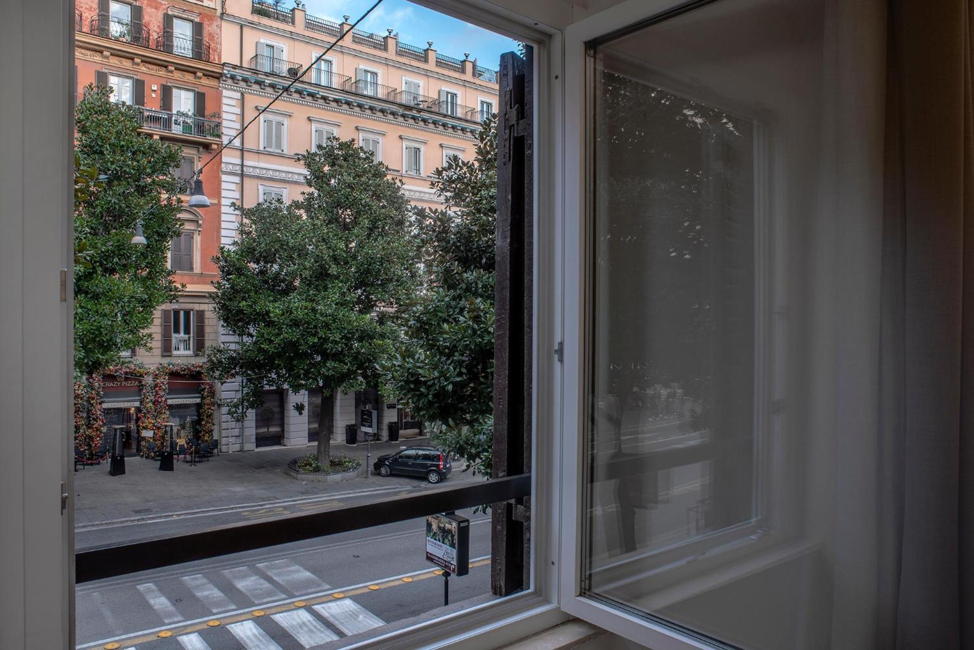 Via Veneto - L'essenza Di * Rome