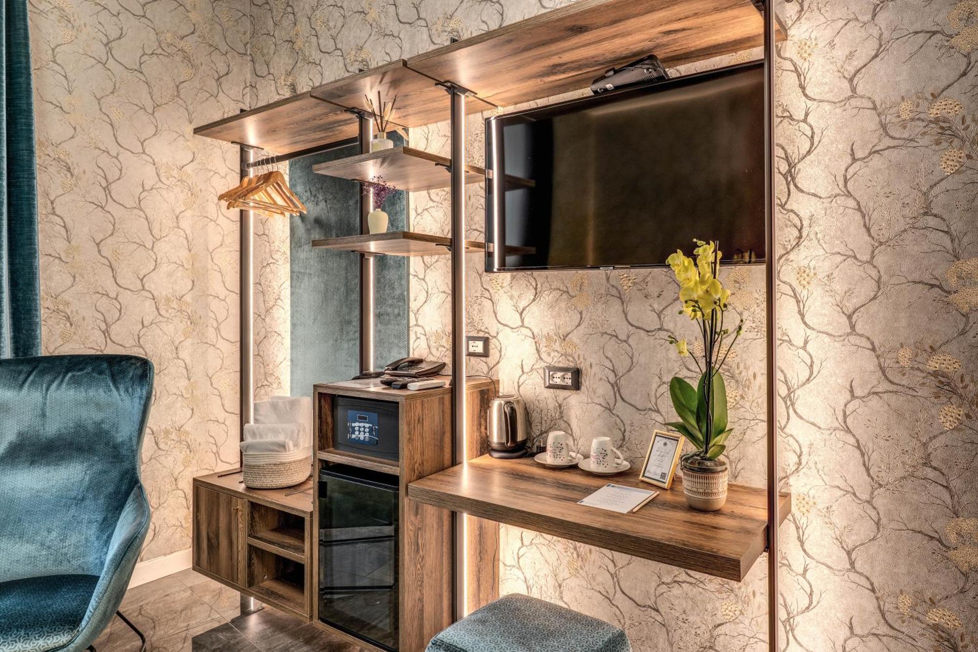 Hotel Apollo Boutique 4*
