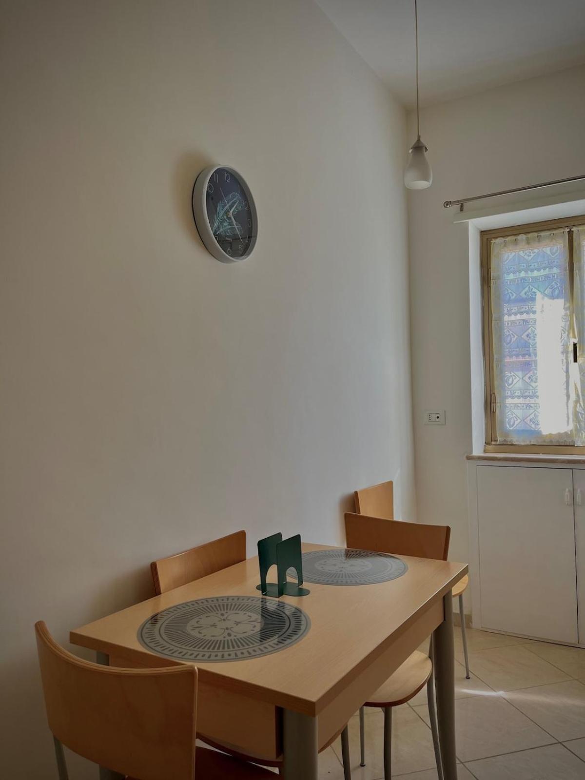 700 Meters From The Metro Holiday home *
