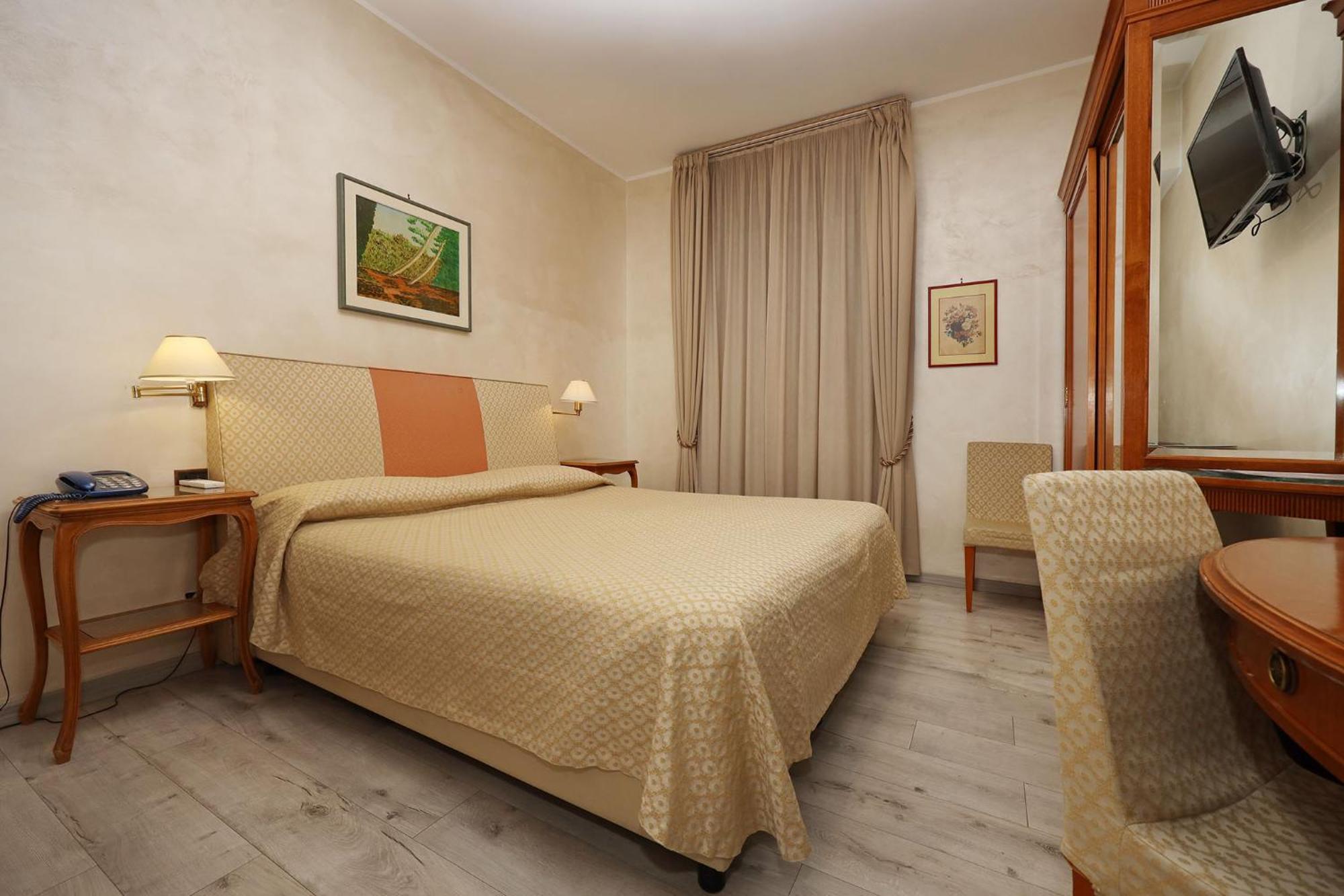 Hotel Rimini Rome