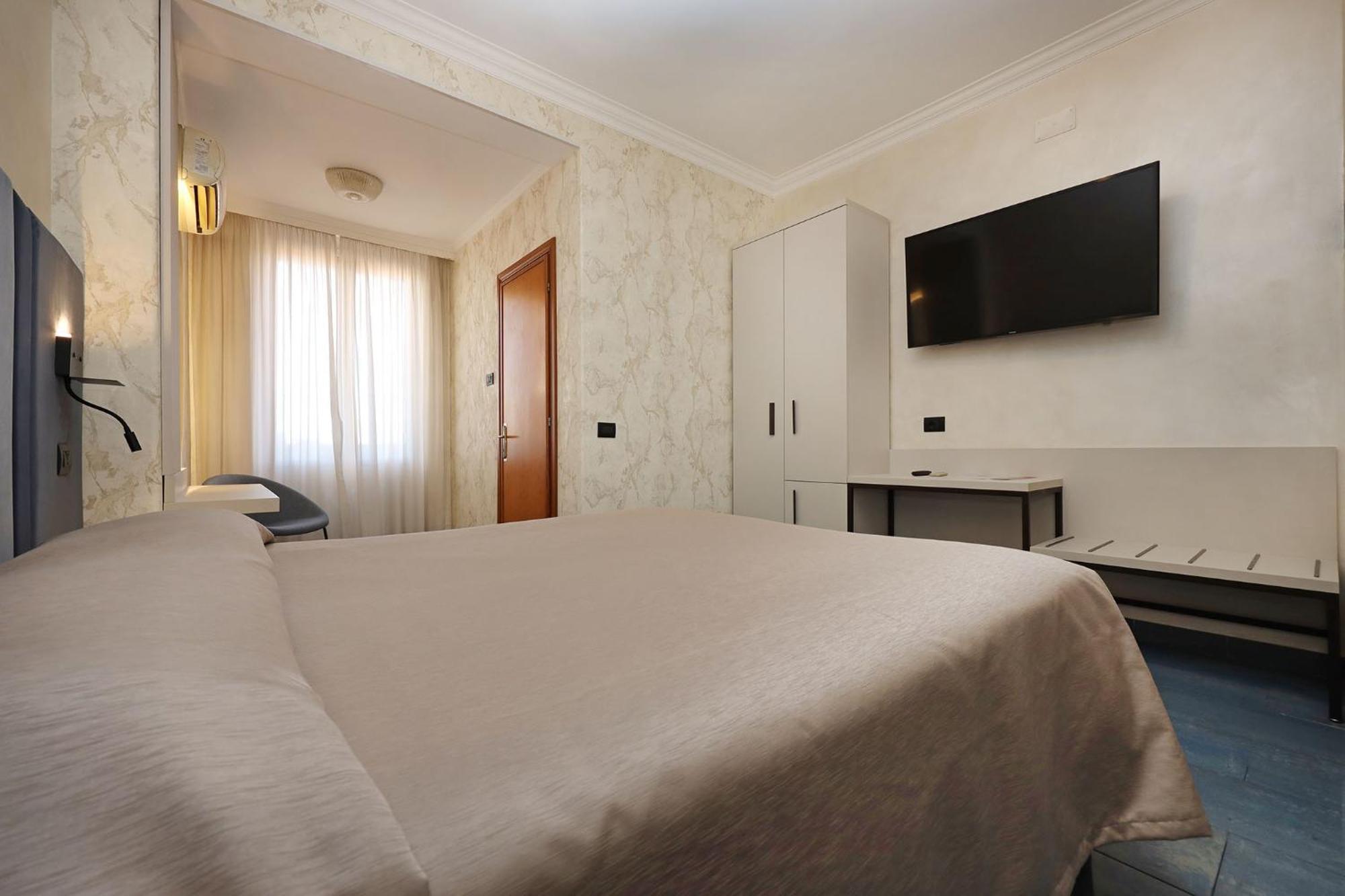 Rimini 3* Rome