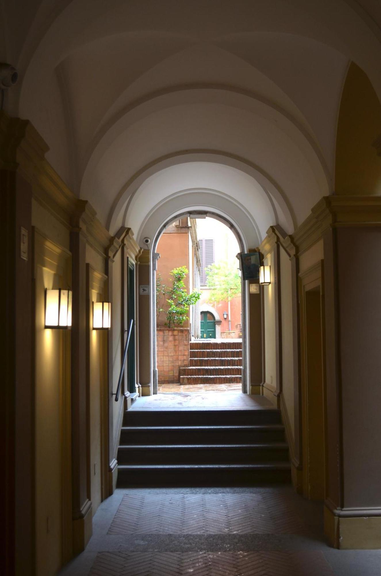 Private Luxury Fontana Di Trevi Apartment Rome