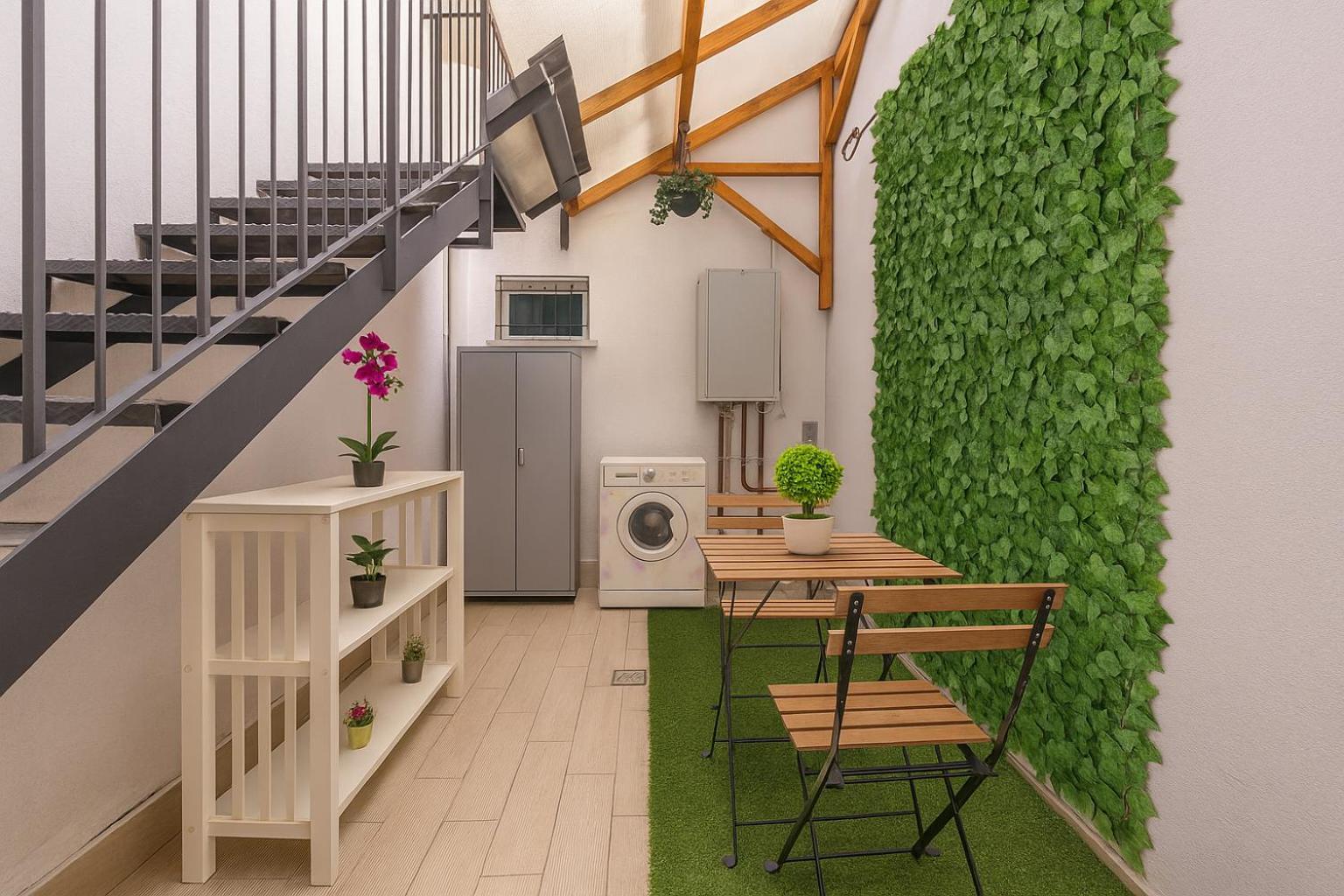Appartamento Bilocale Indipendente Con Terrazzo Esclusivo A Due Passi Dalla Metro Di