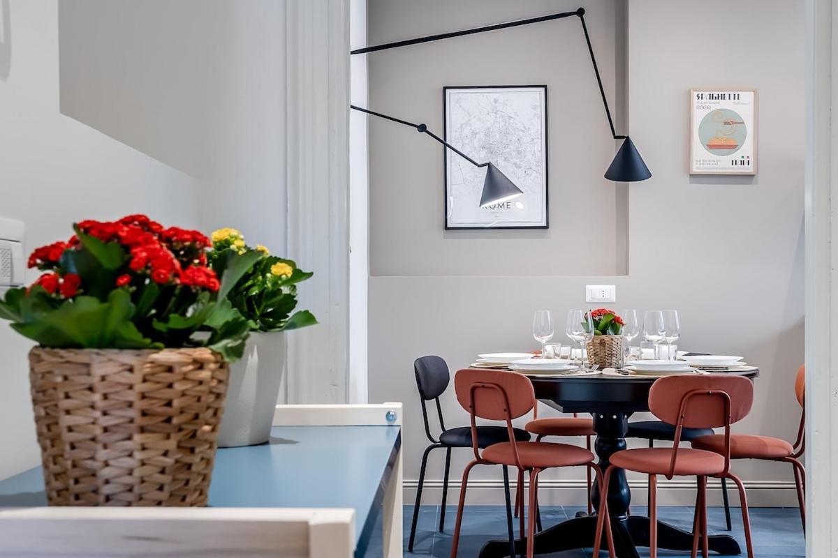 Flowers - Grande Casa A Montesacro Apartment Rome