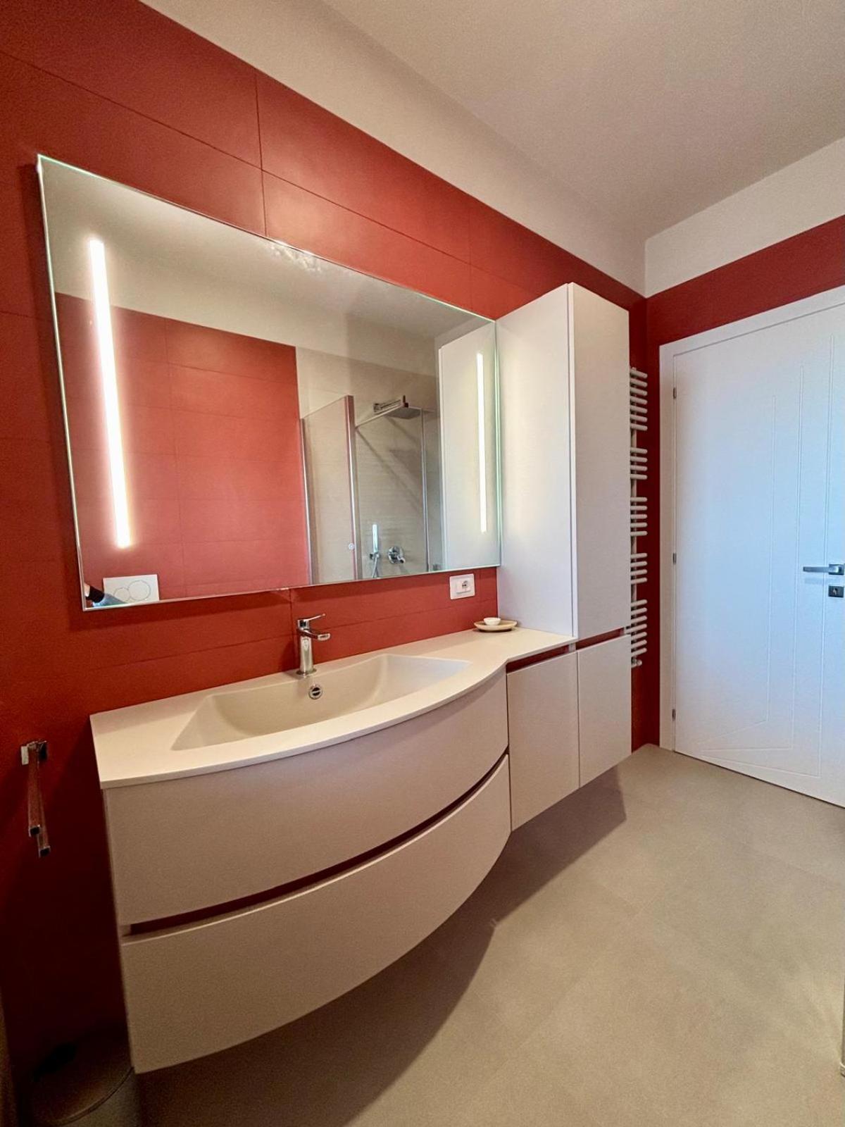 Stylish Spacious 3-bedroom Apartment, Open-space Kitchen, 3 Balconies! Apartment Rome