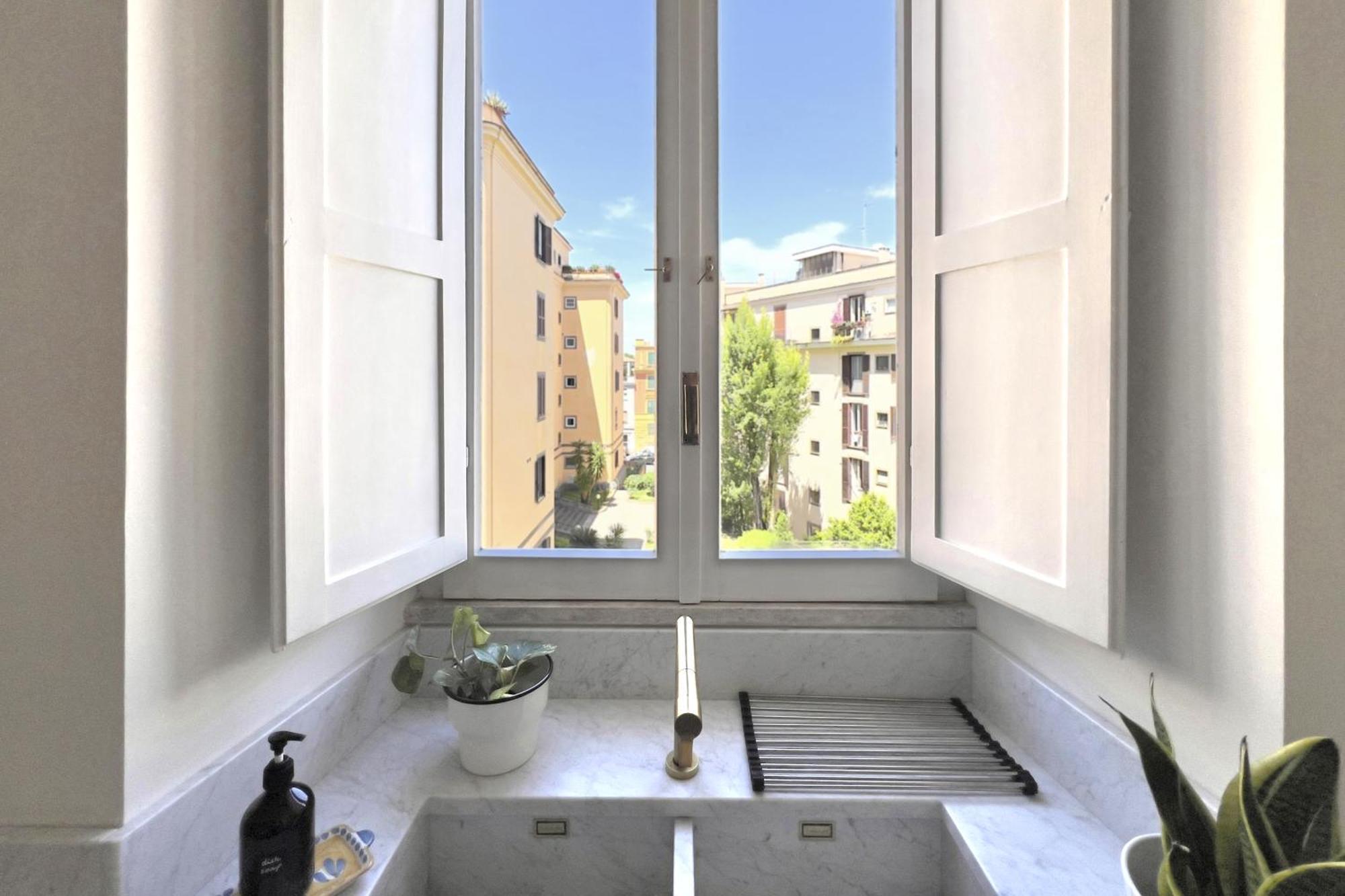 Timeless Elegance In Trastevere Appartamento Roma