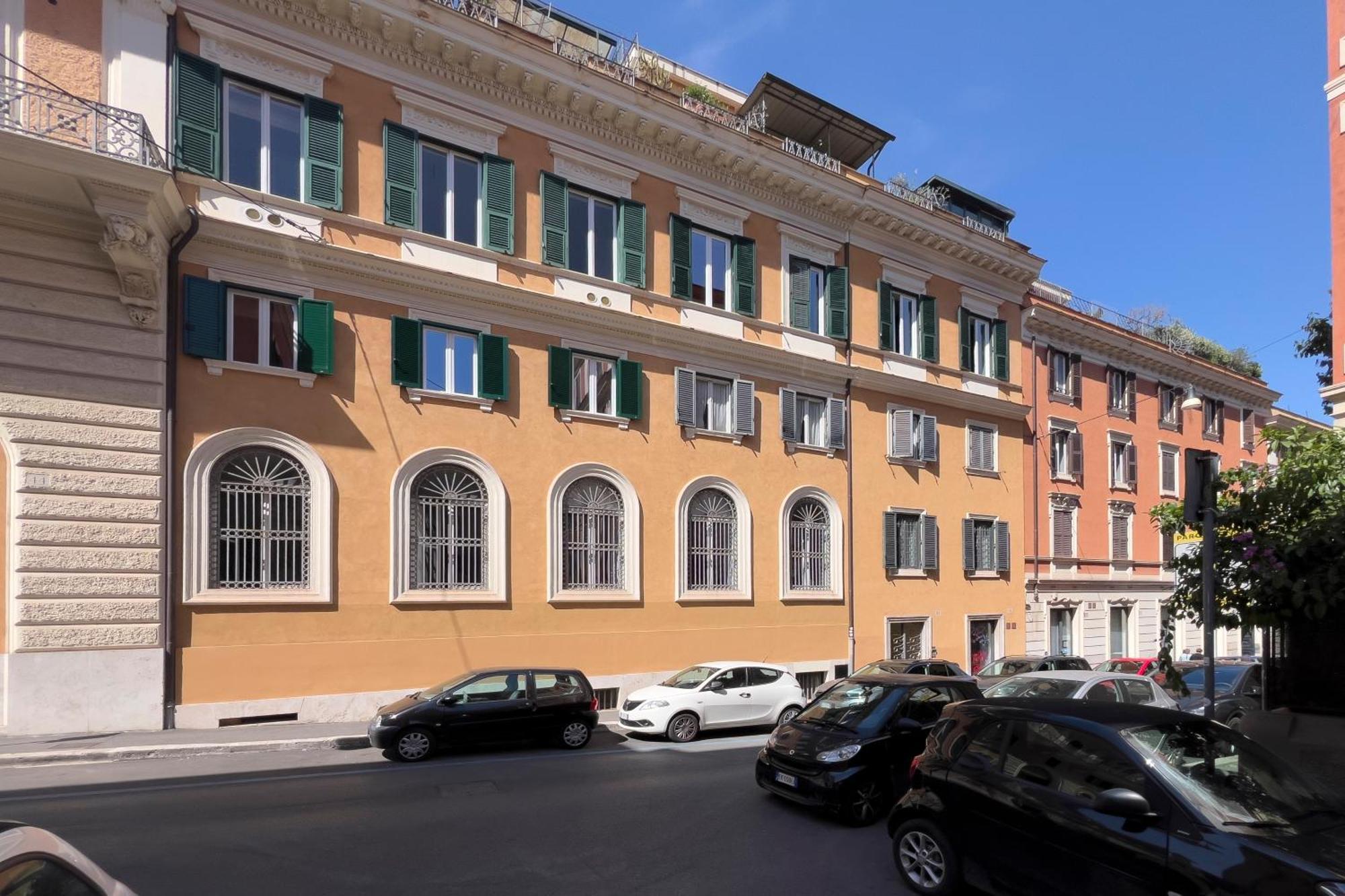 Timeless Elegance In Trastevere Appartamento *