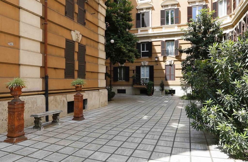 Apartment Felice Rome