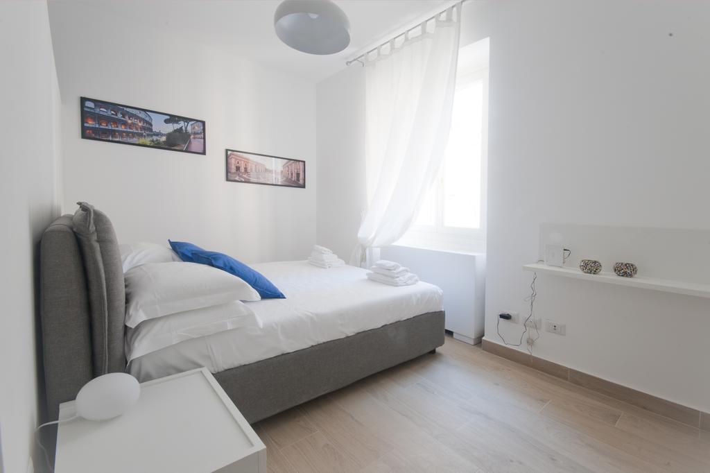 Apartment Meme Rome