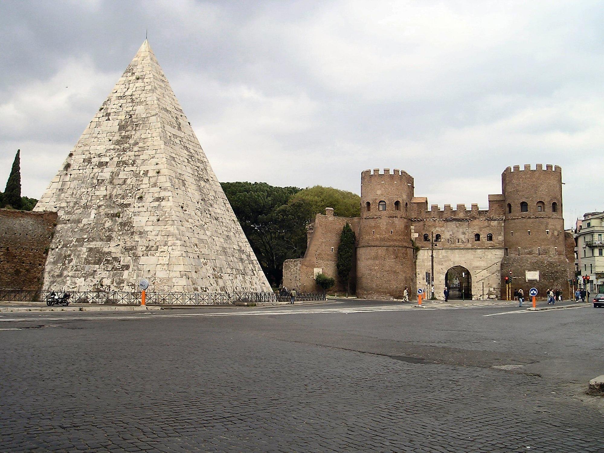 Hotel Pyramid Rome
