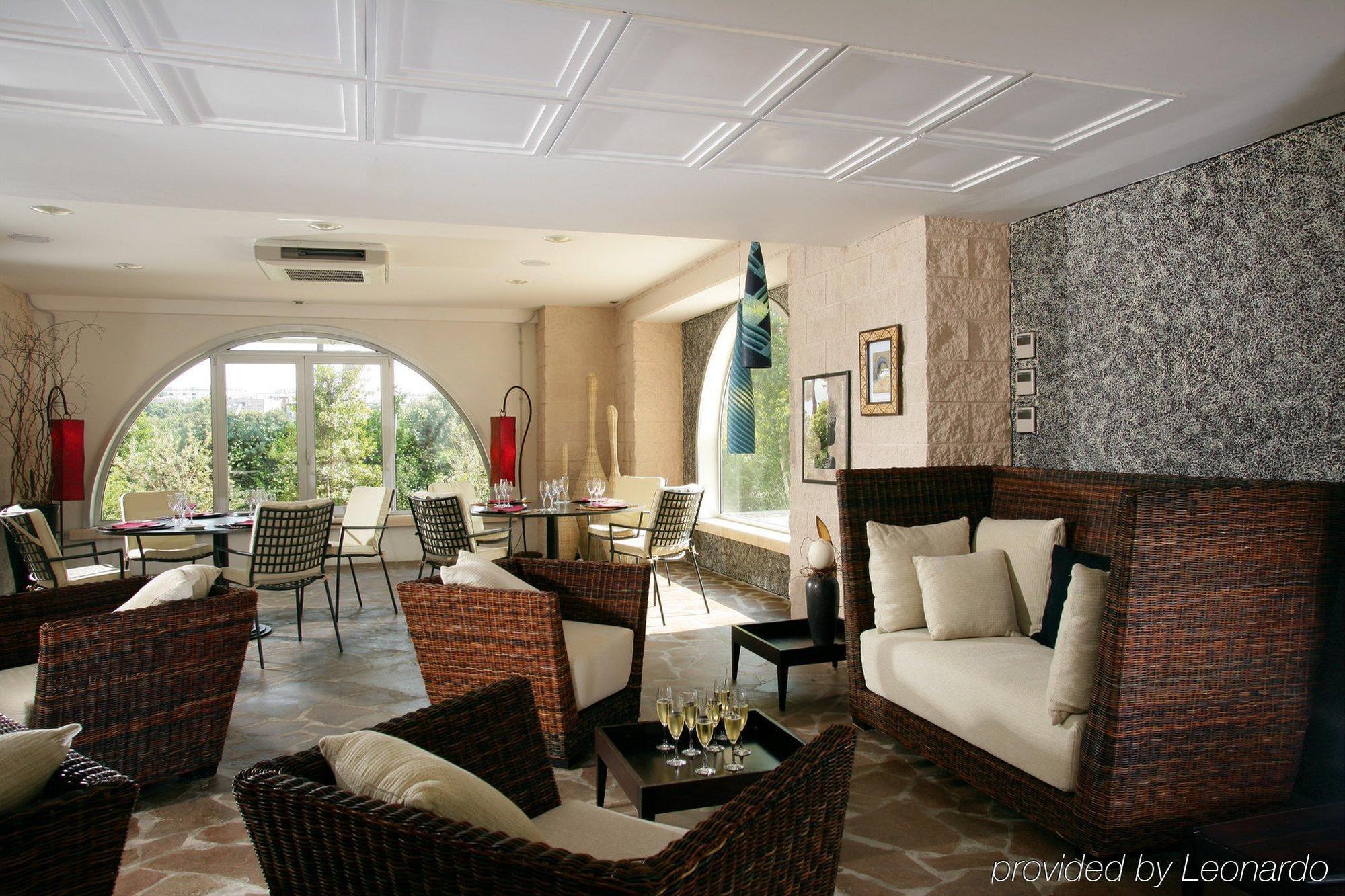 Occidental Aran Park 4*