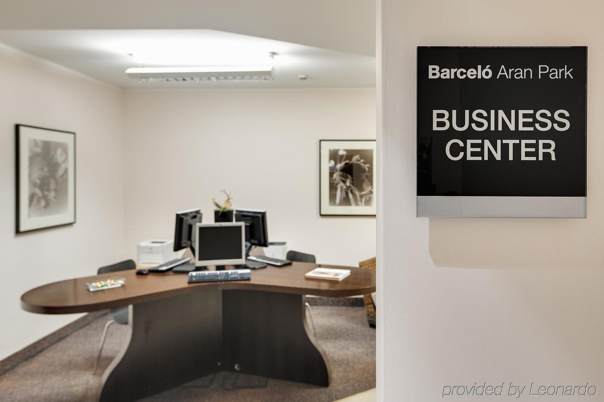 Occidental Aran Park Hotel 4*