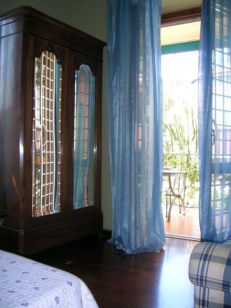 Emi's Bed & Breakfast
