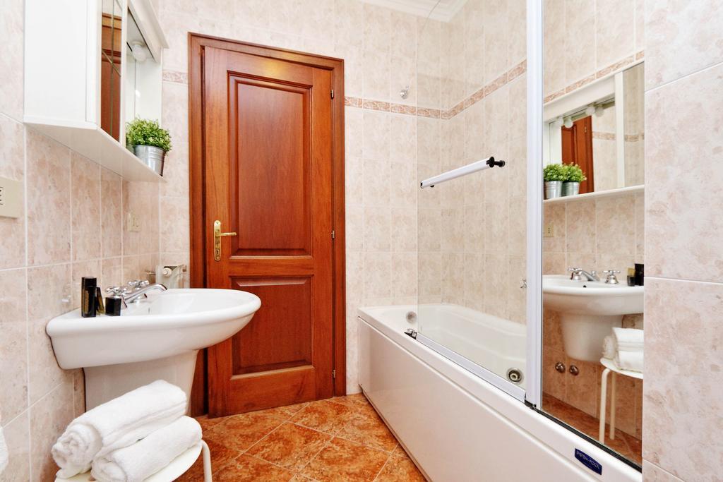 Apartment Mecenate Charme Apartment *