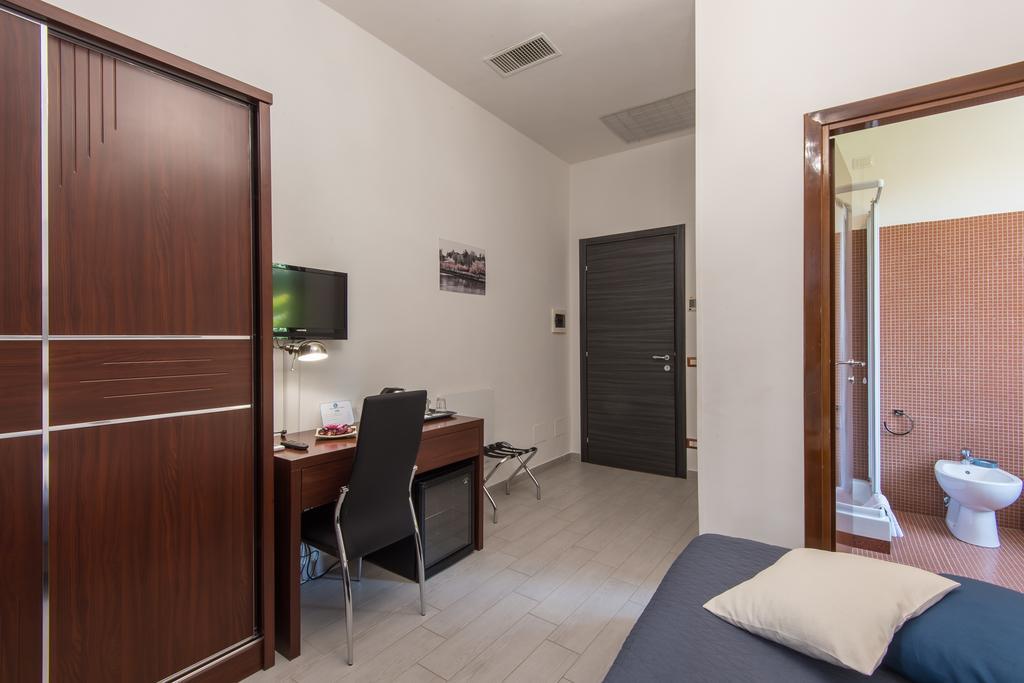 Eroom42 3* Rome