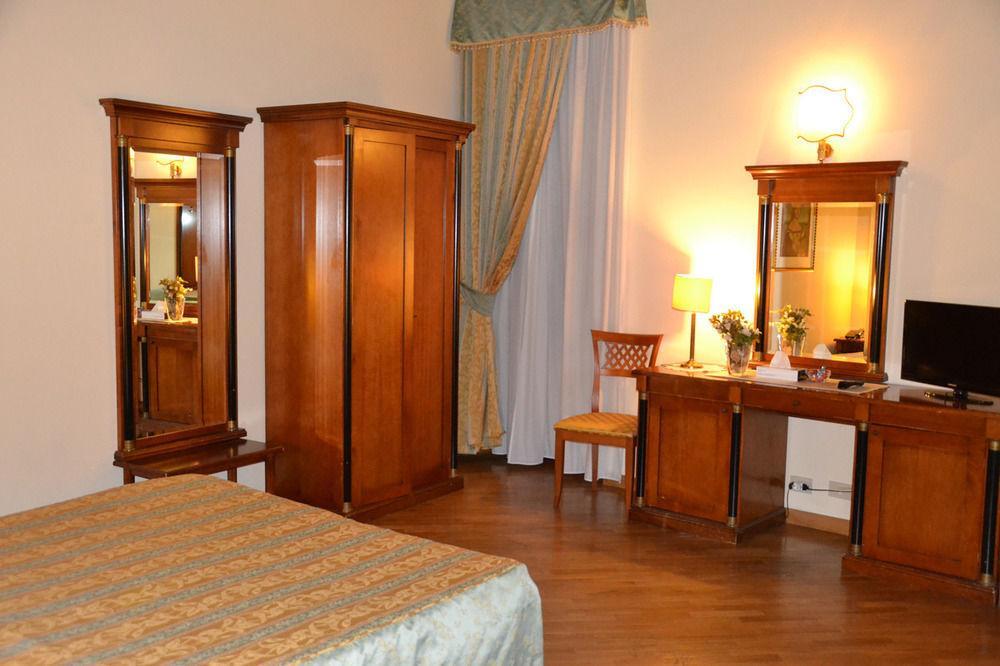 Palazzo Donarelli * Rome