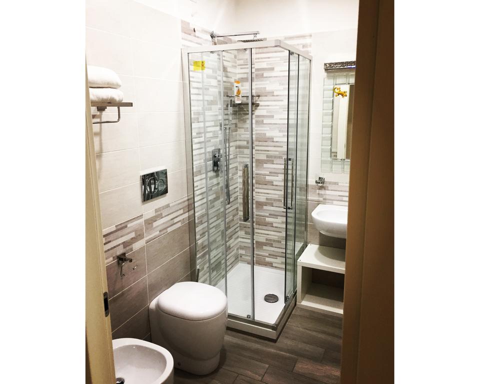 Archi Di 3* Rome