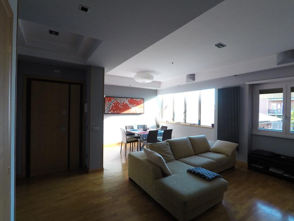 Easy Apartment *