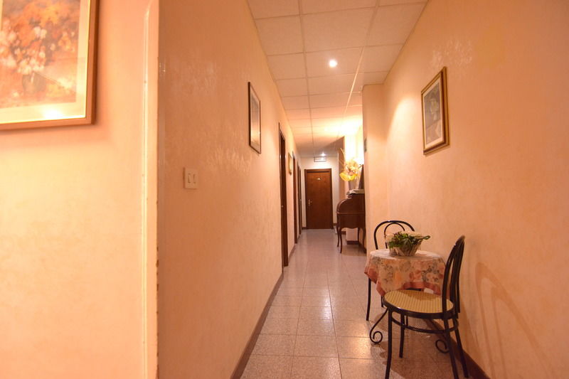 Hotel Capri 2*
