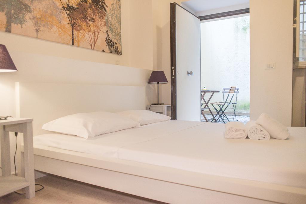 Bed & Breakfast Santi Quattro Al Colosseo Rome